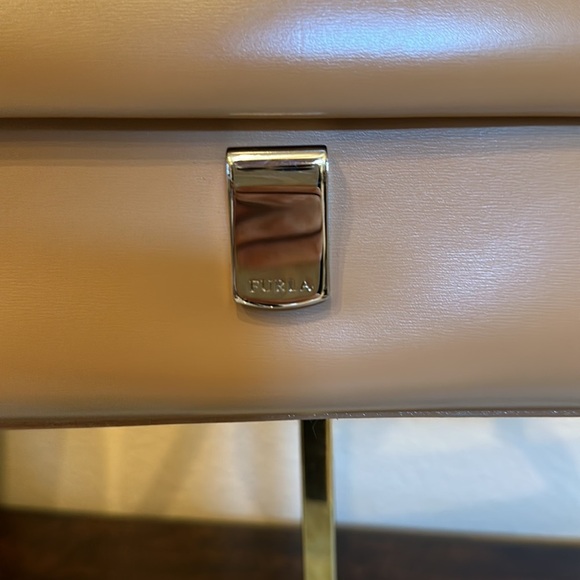 Furla Italian Leather Bag ⭐️ HOST PICK ⭐️ - Picture 3 of 11